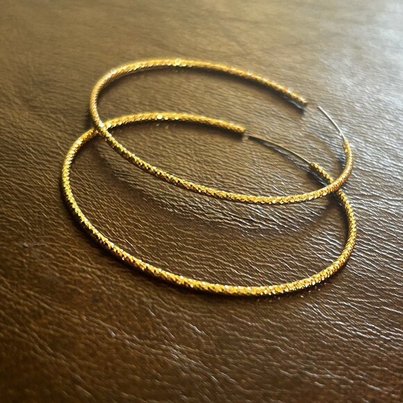 6 Pairs of Stylish Fashion & Designer Hoops - Picture 4 of 12